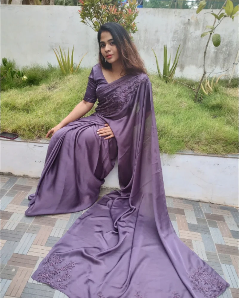 Saree 04 - Image 3